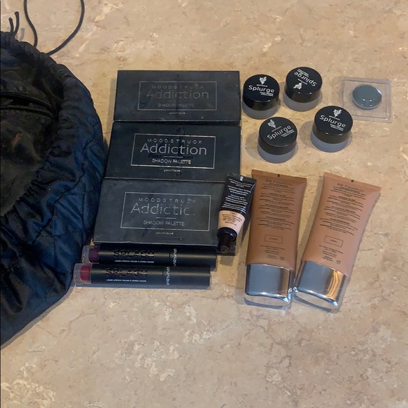 Younique makeup bundle - Picture 3 of 3